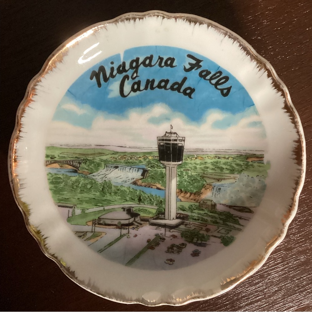 Vintage souvenir Niagara Falls small plate